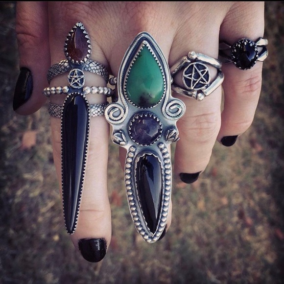 🖤Meet your posher🖤 - Picture 6 of 10